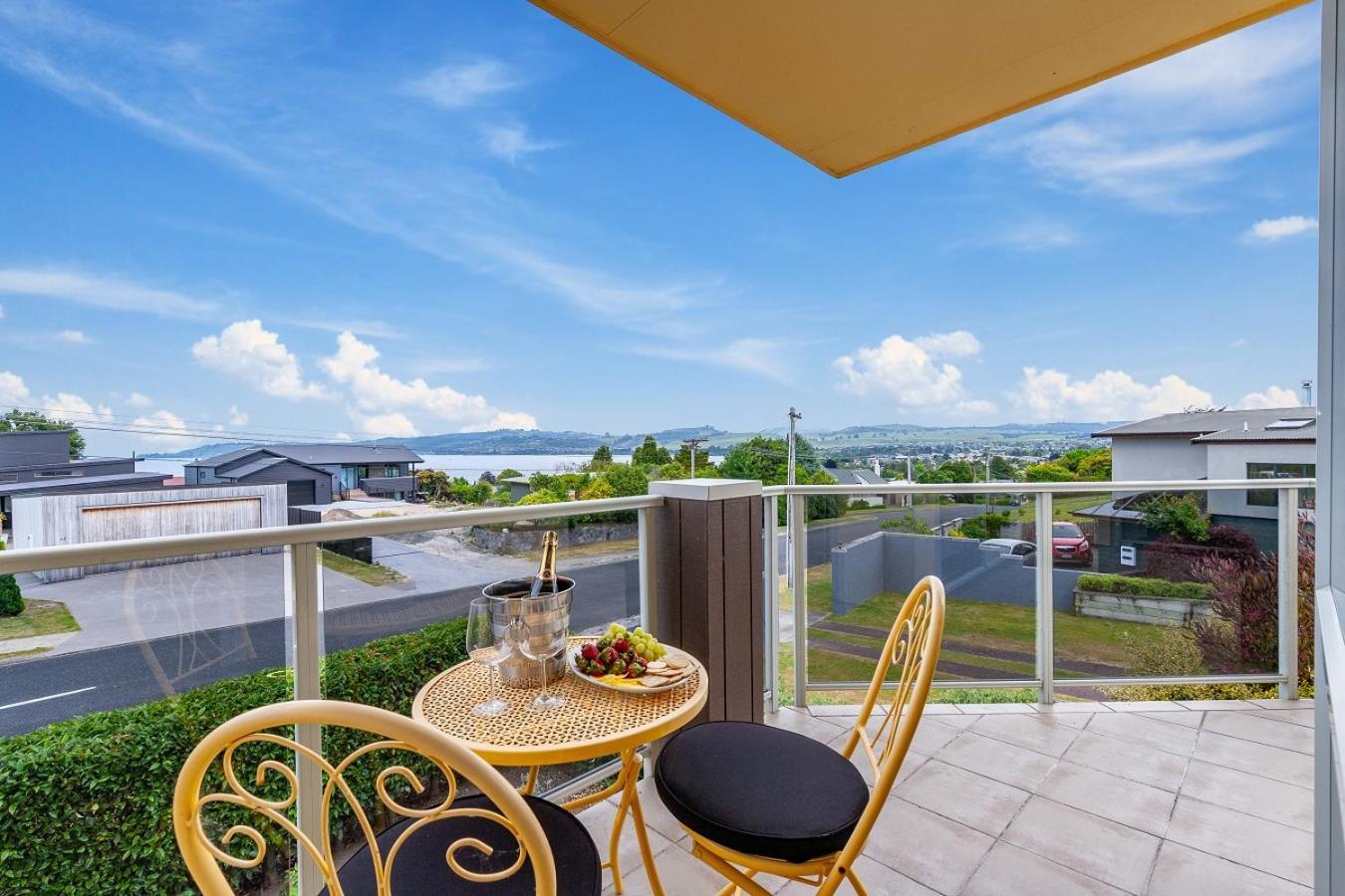 Top Of The Lake - Lac Taupo Extérieur photo